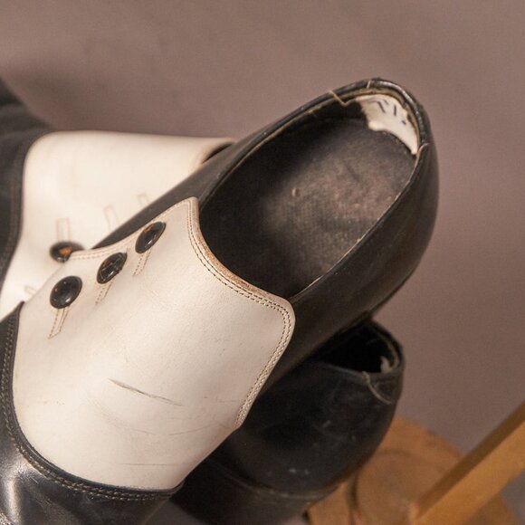 1970s Mod Black and White Heeled Loafers Shoes